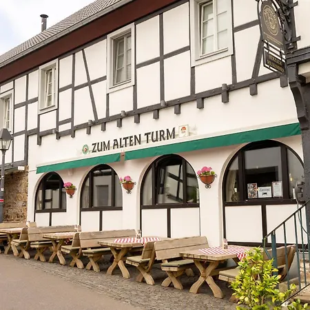 Zum Alten Turm *